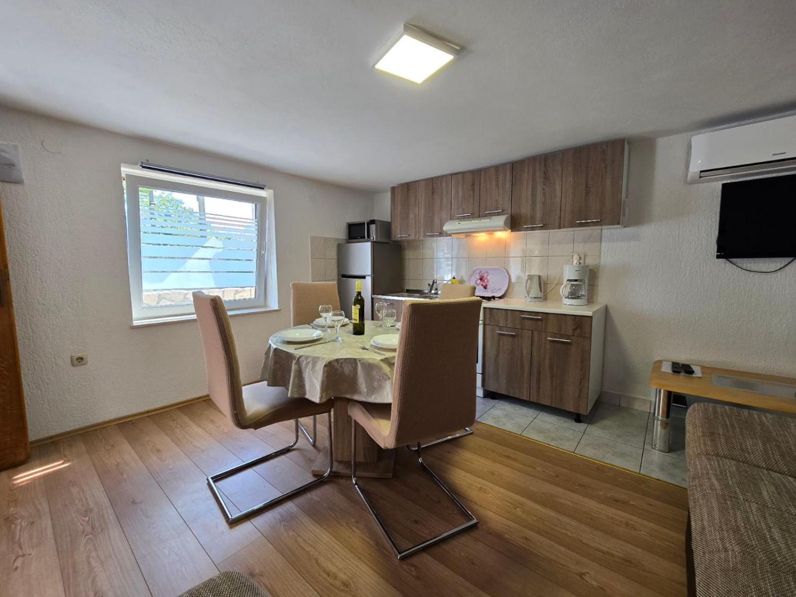 Polje  Apartments Ljubica מראה חיצוני תמונה