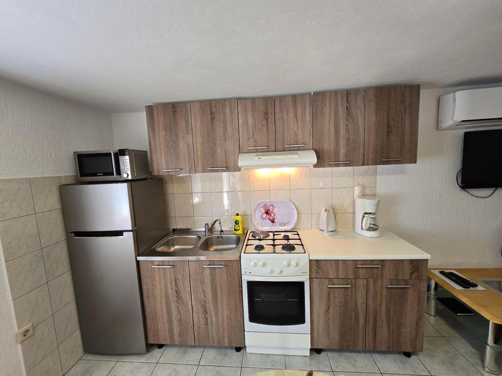Polje  Apartments Ljubica מראה חיצוני תמונה